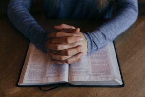 Salmo 91 Católica: Protección divina y promesas de seguridad